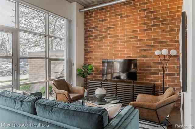 333 East Parent Avenue #9 - Photo 6 of 18