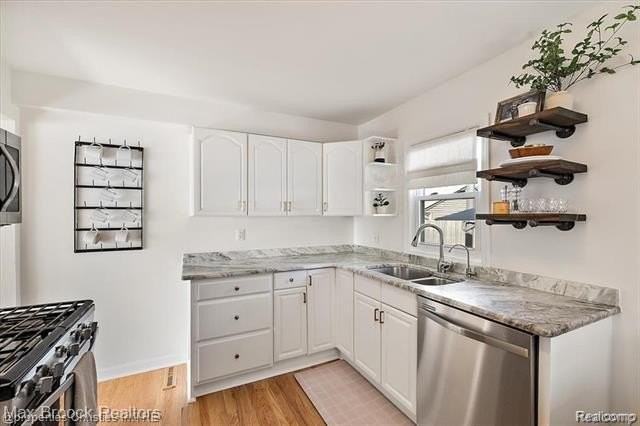 2105 Rowland Avenue - Photo 3 of 21