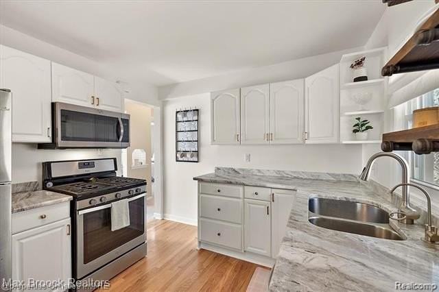 2105 Rowland Avenue - Photo 4 of 21