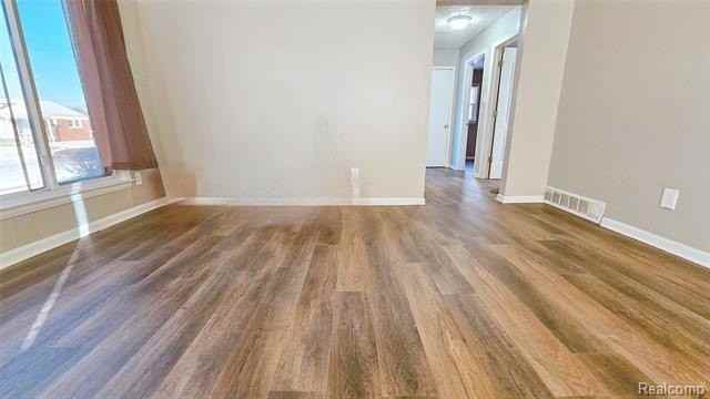 1495 Jeffrey Ln - Photo 3 of 10