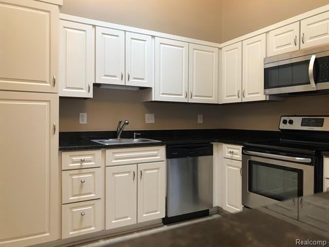 43568 W Arbor Way Dr #138 - Photo 5 of 21