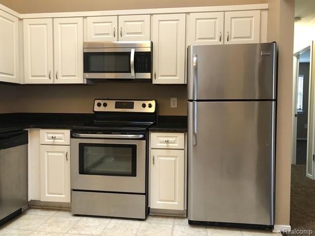 43568 W Arbor Way Dr #138 - Photo 6 of 21