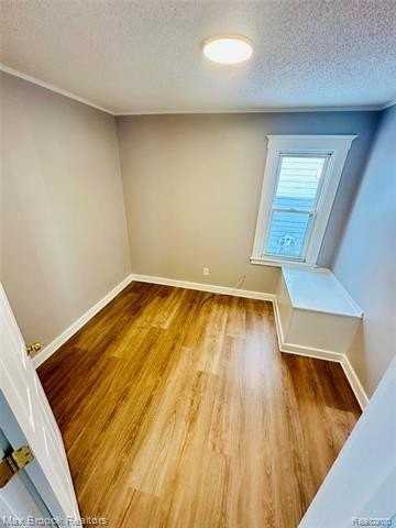 23084 Berdeno Ave - Photo 6 of 13