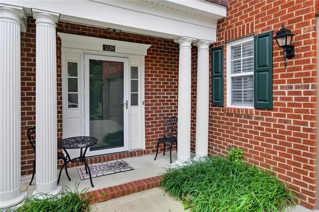 5229 Ordsall Place - Photo 2 of 31