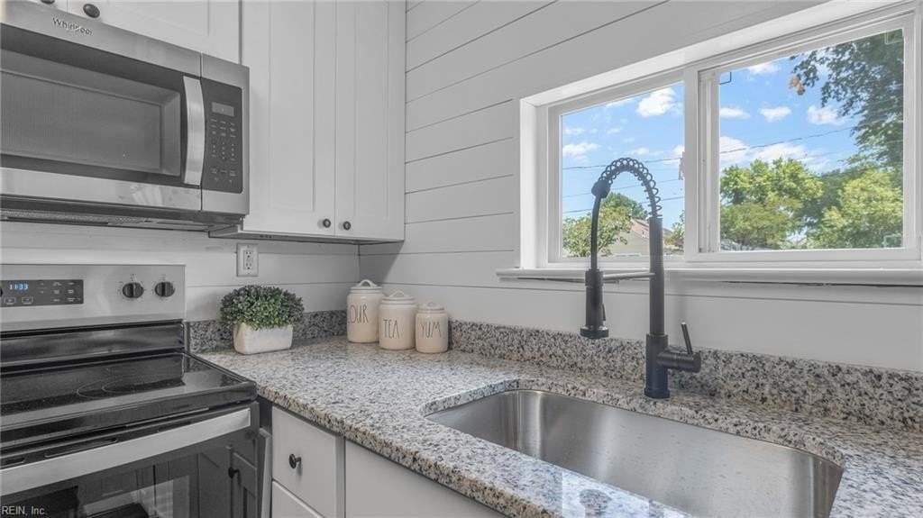 2802 Magnolia St - Photo 3 of 31