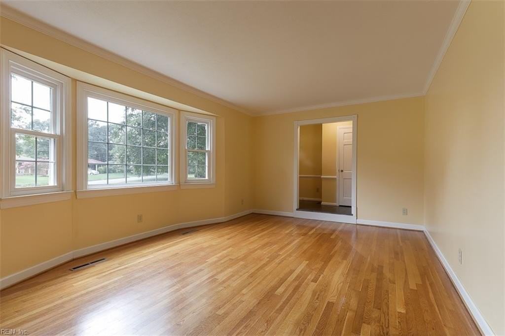 1101 Pickwick Rd - Photo 7 of 35