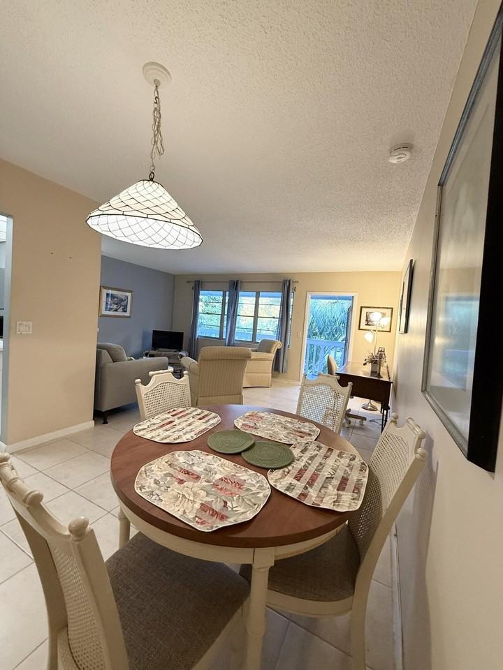 322 Tilford Crescent #322 - Photo 6 of 38