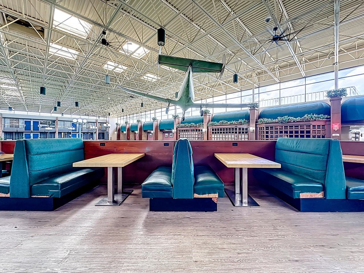 910 Suemac Road - Photo 5 of 32