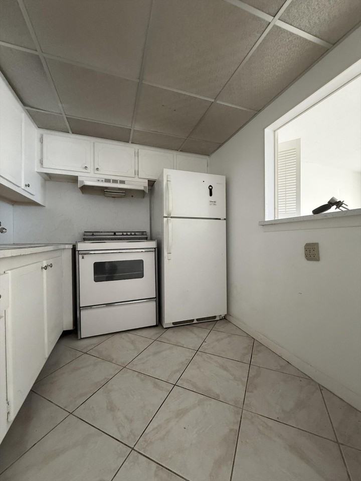 152 Berkshire Crescent - Photo 5 of 8