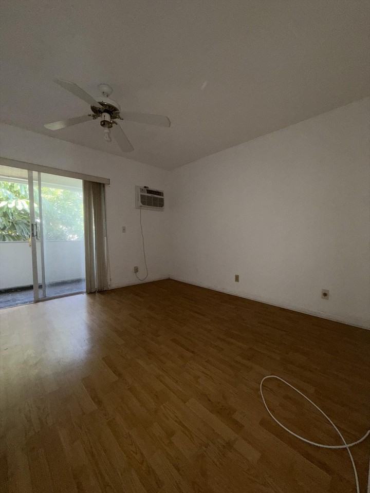 152 Berkshire Crescent - Photo 7 of 8