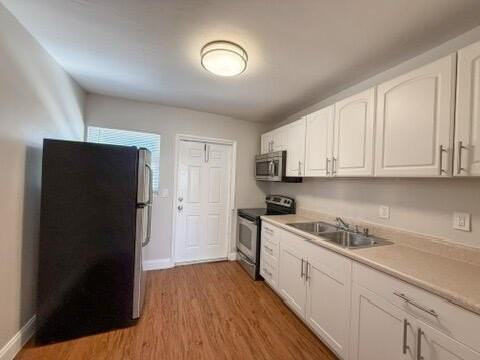 821 3rd Street #821A - Photo 4 of 13