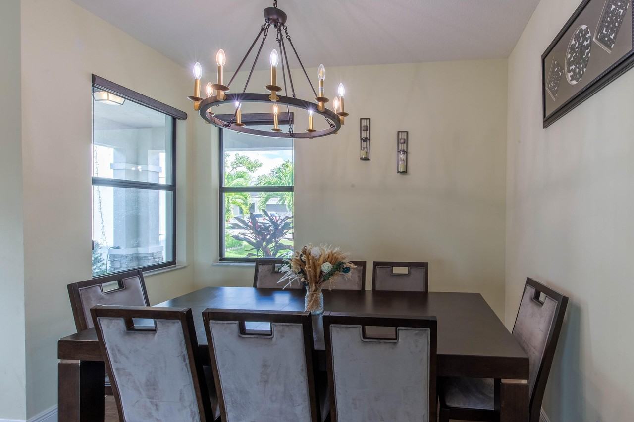 7528 Moonrise Drive - Photo 6 of 26