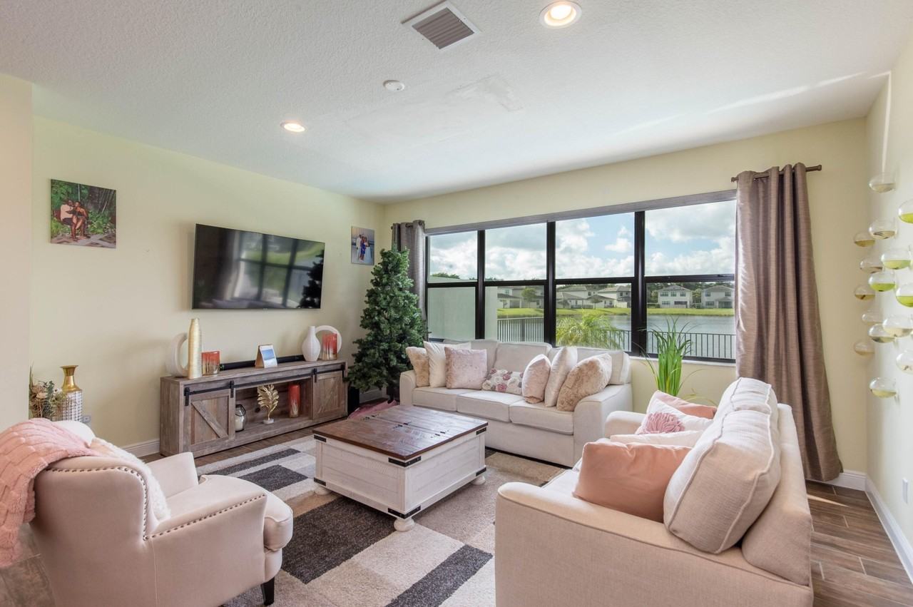 7528 Moonrise Drive - Photo 7 of 26