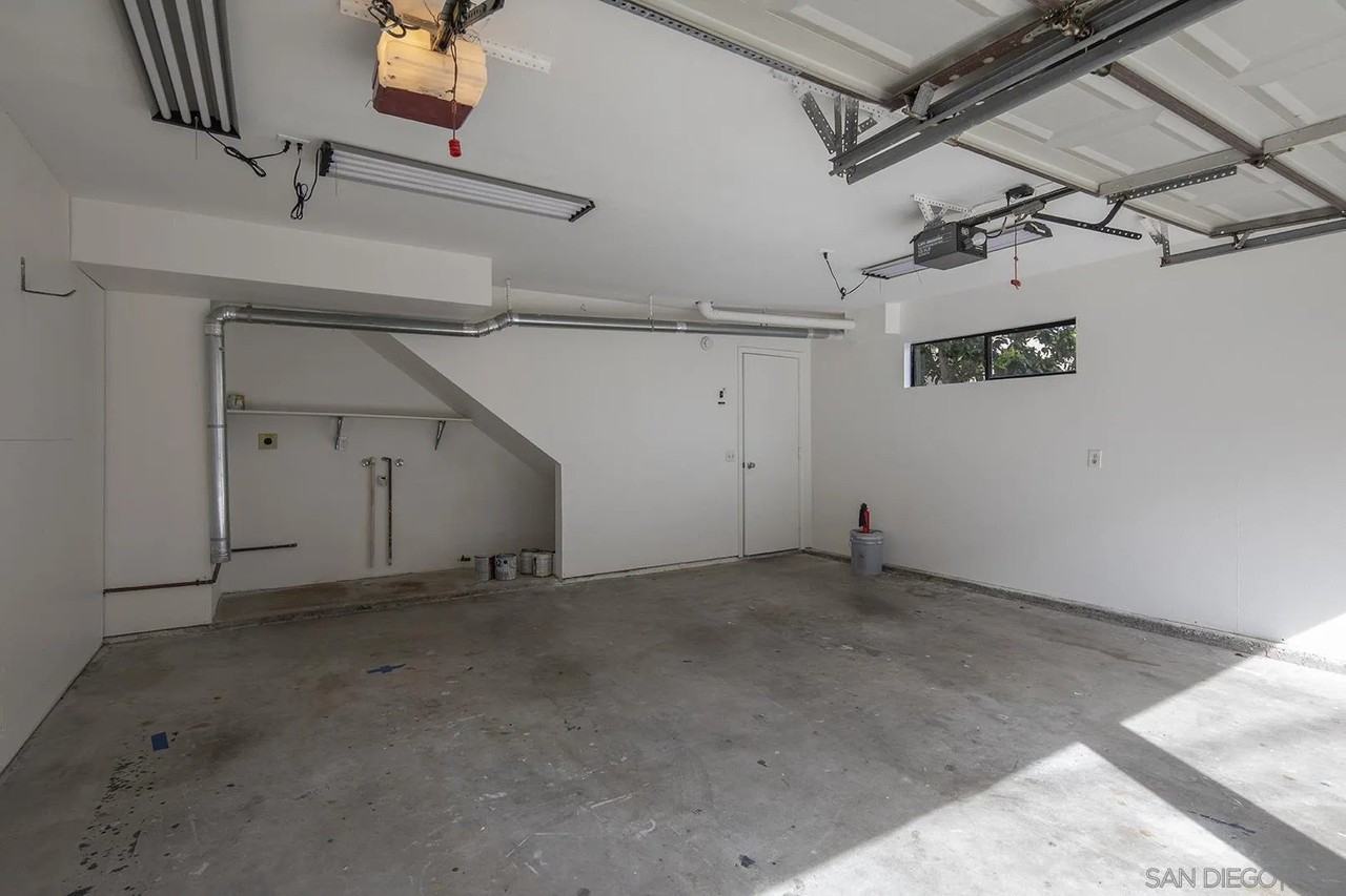 315 Westbourne Street - Photo 4 of 30