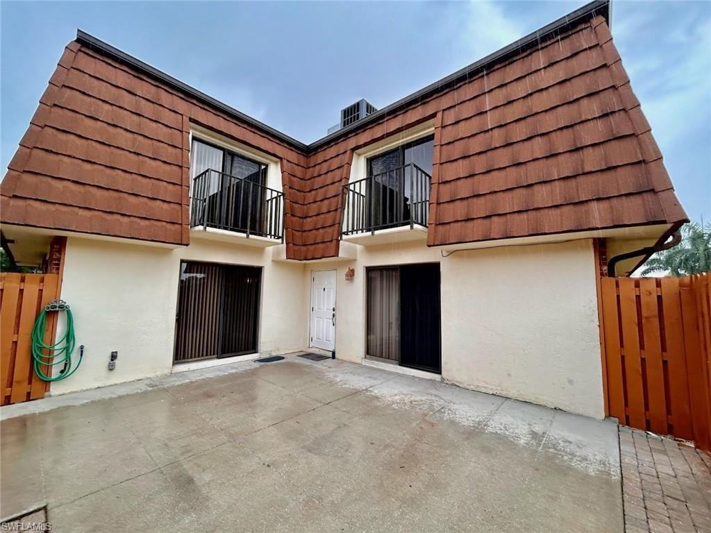 1408 Park Shore Circle - Photo 2 of 21