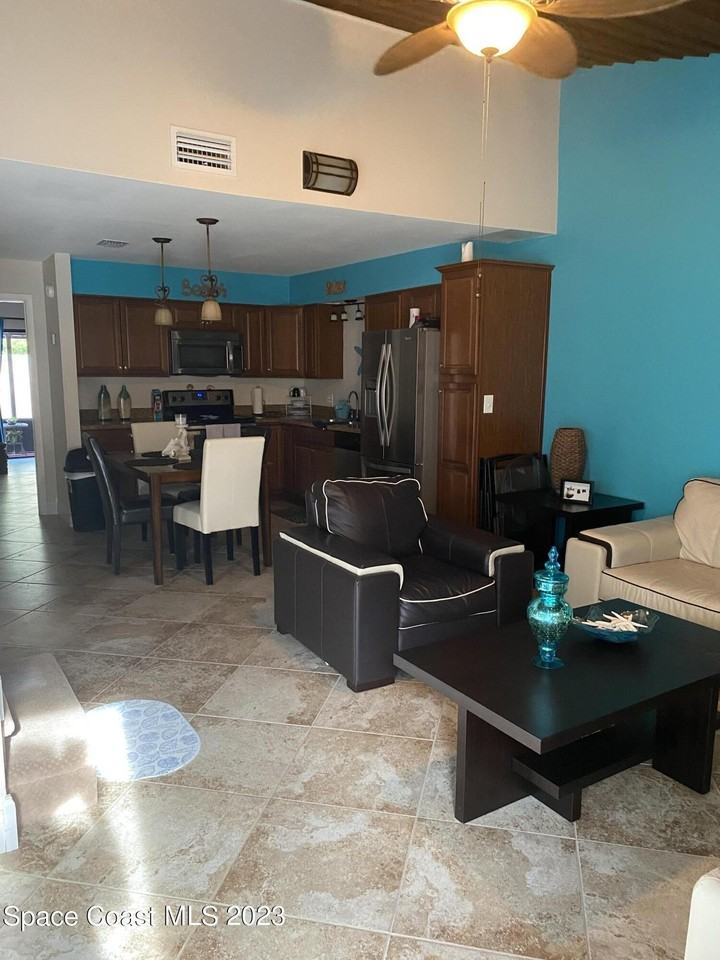 8056 Sunset Court - Photo 4 of 22