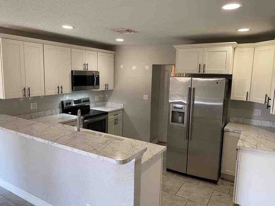 1924 Elizabeth St - Photo 3 of 10