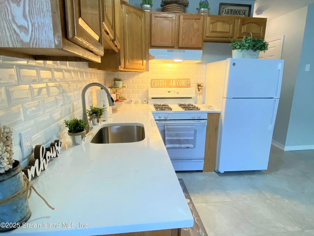 20 Bentley Lane - Photo 2 of 12