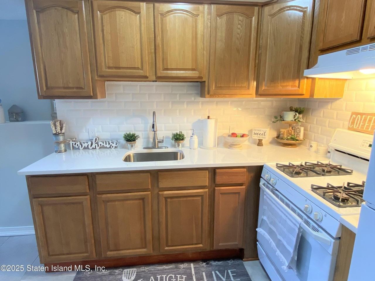 20 Bentley Lane - Photo 3 of 12