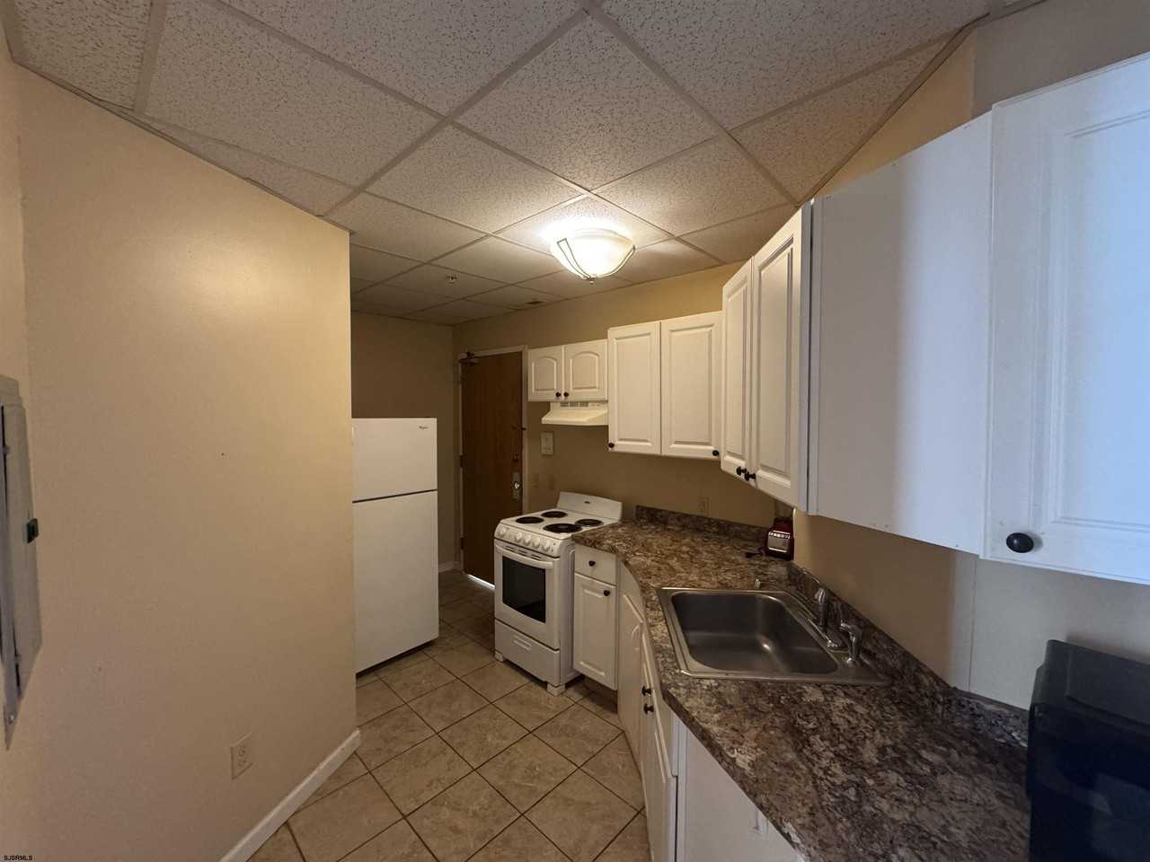 3201 Atlantic Ave - Photo 4 of 16