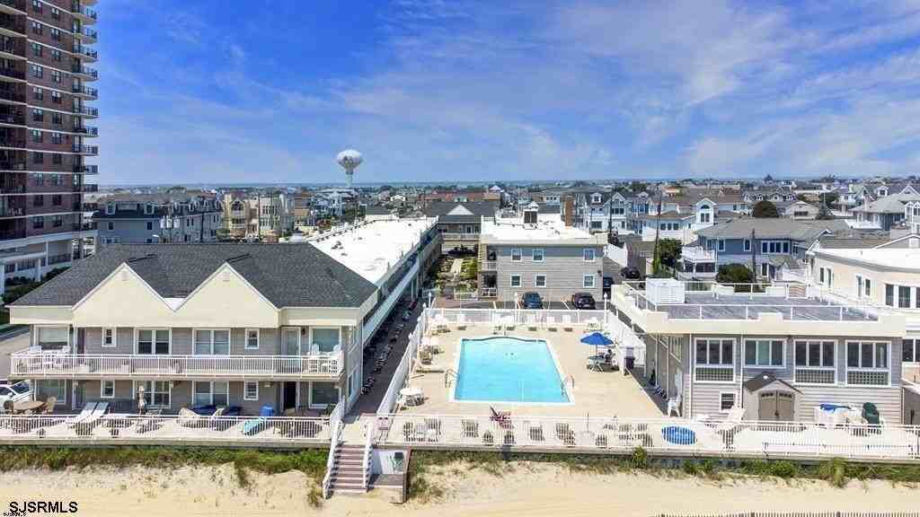 9010 Atlantic Ave - Photo 3 of 14