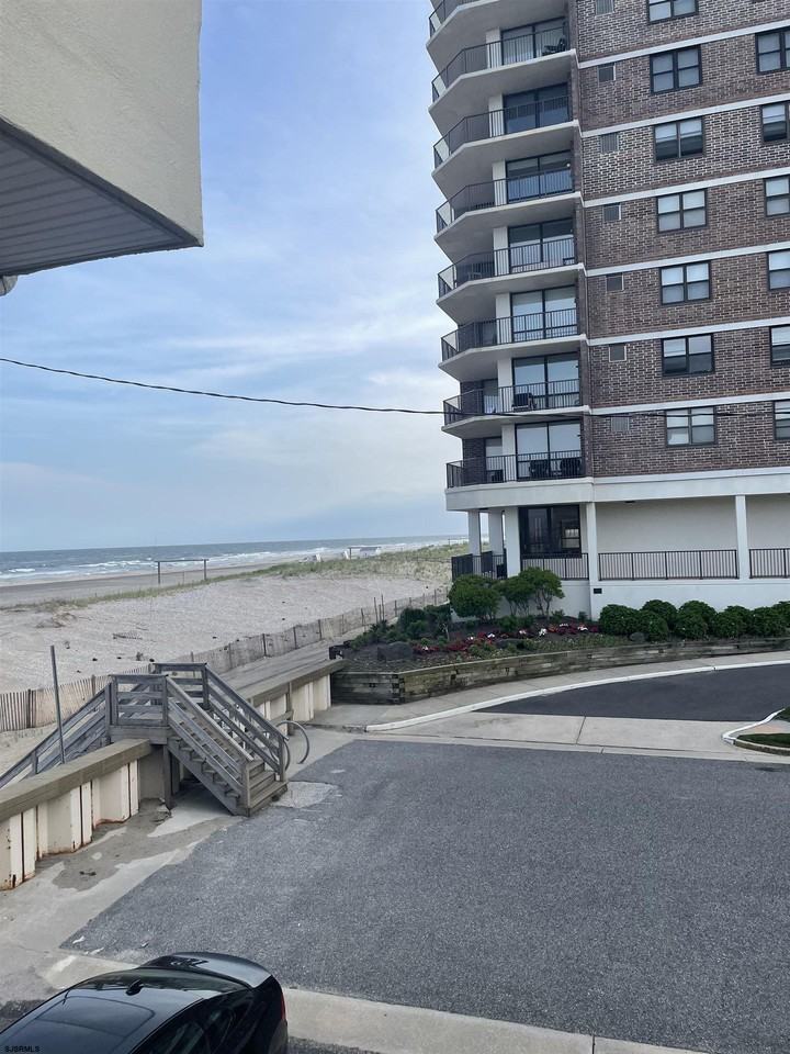 9010 Atlantic Ave - Photo 5 of 14