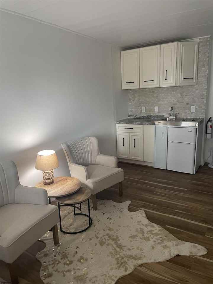 9010 Atlantic Ave - Photo 7 of 14