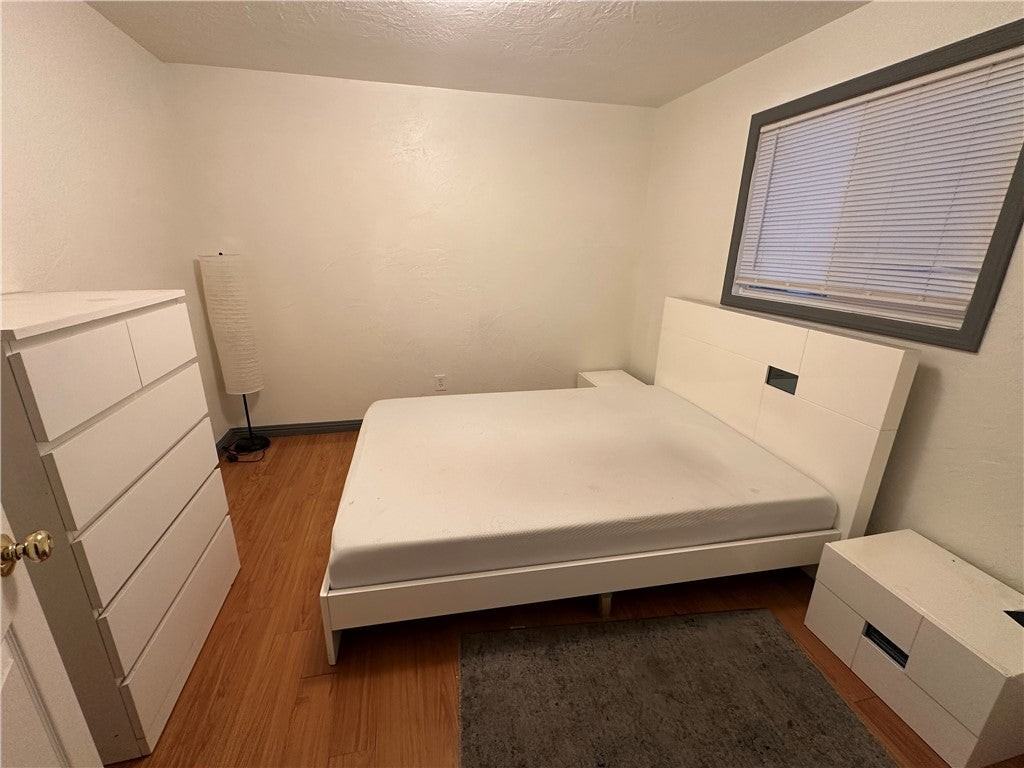 352 W Chevy Chase Dr - Photo 6 of 8