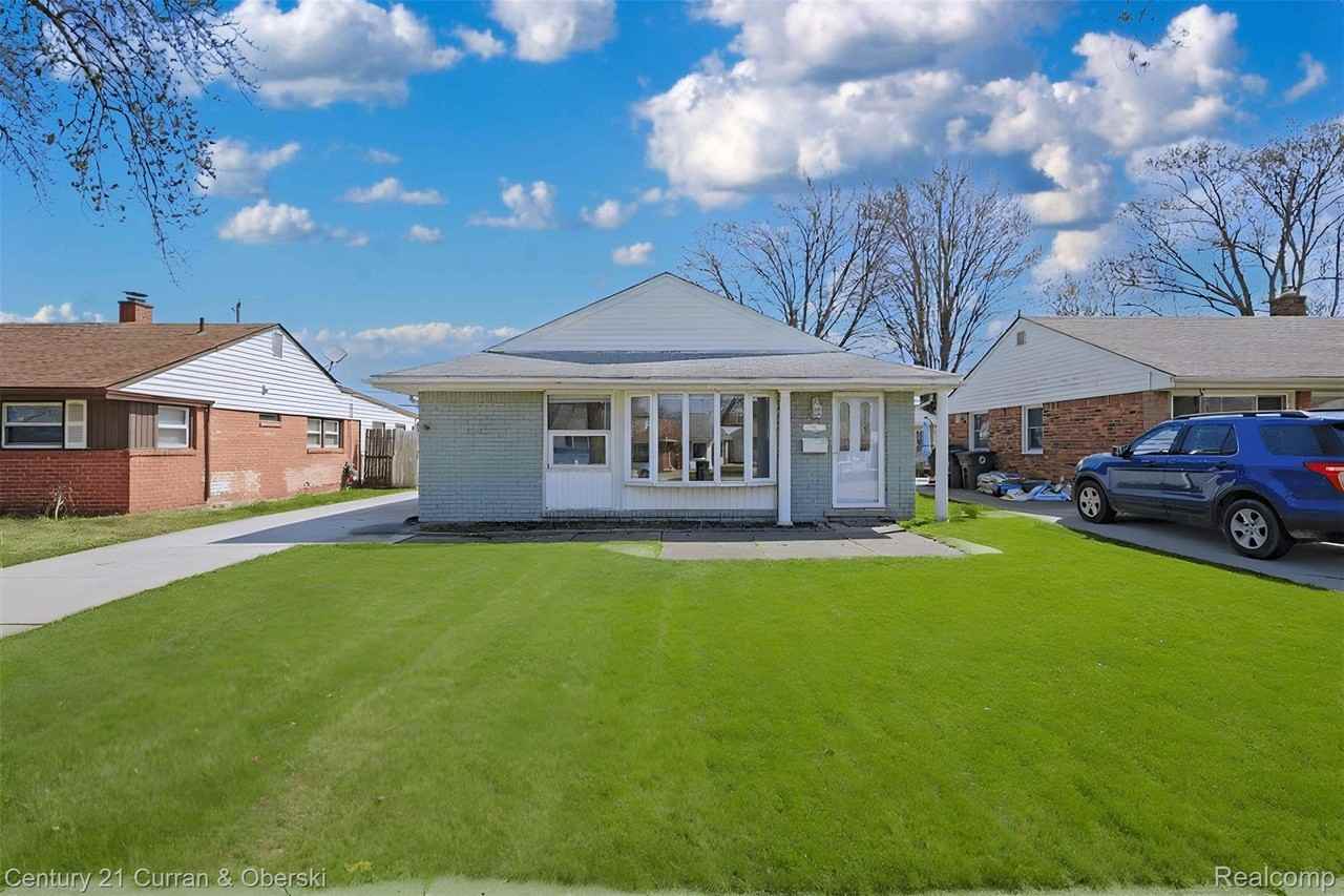 18627 Hinton Street - Photo 2 of 16