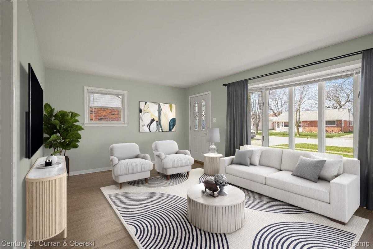 18627 Hinton Street - Photo 3 of 16