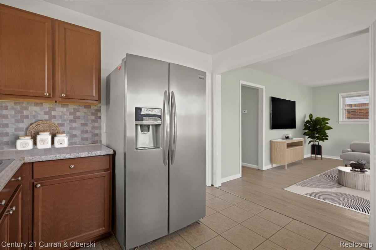 18627 Hinton Street - Photo 6 of 16