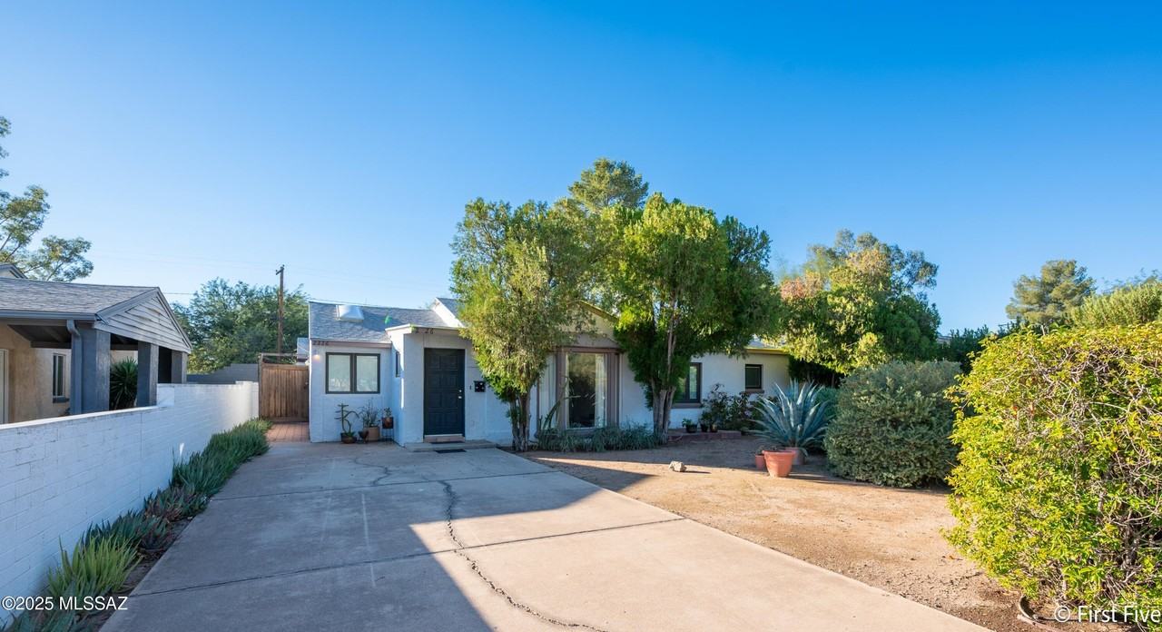 2226 E Copper St - Photo 4 of 34