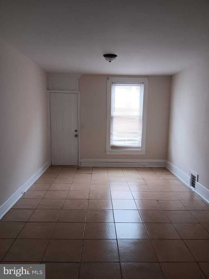 117 North Glover Street - Photo 2 of 18