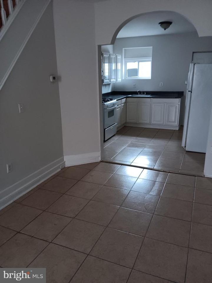 117 North Glover Street - Photo 5 of 18