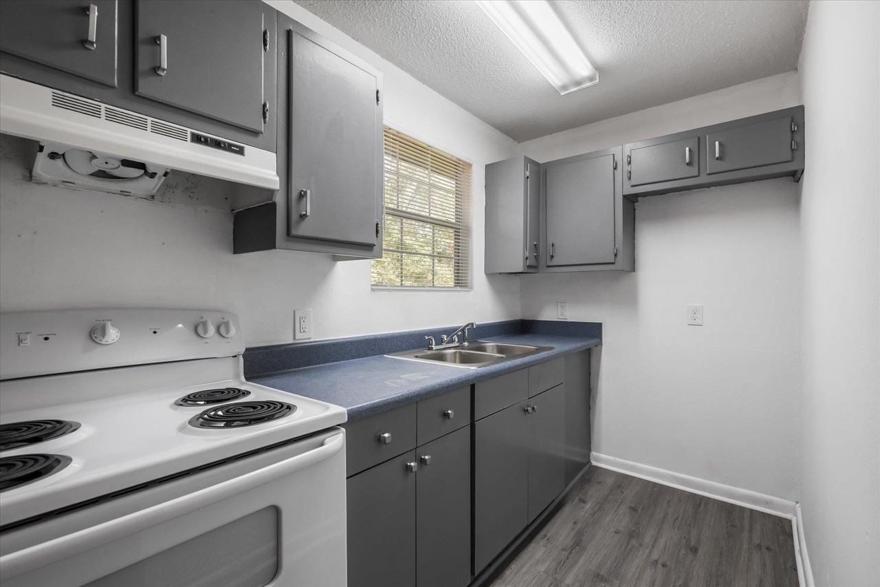 851 Maple Street - Photo 5 of 13