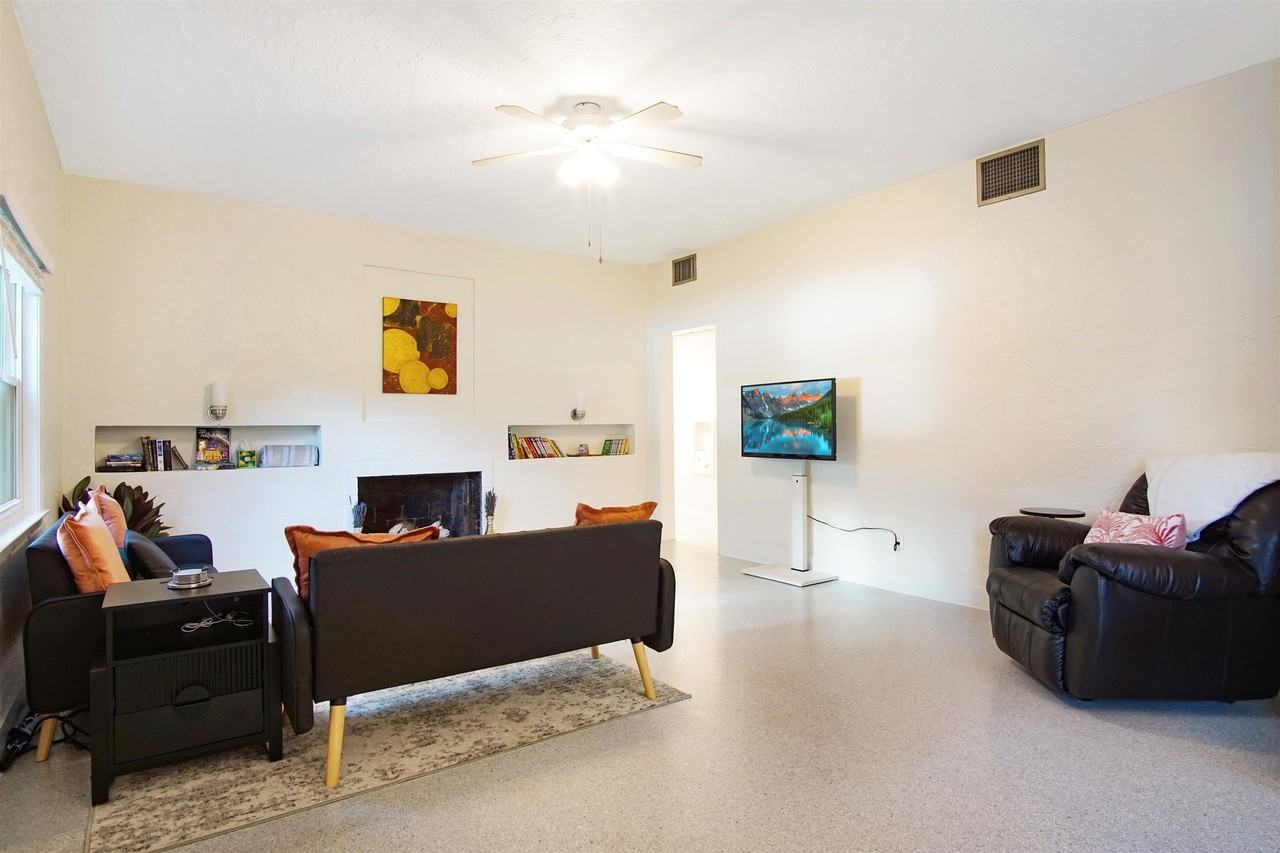 1647 Lake Ella Dr - Photo 7 of 37