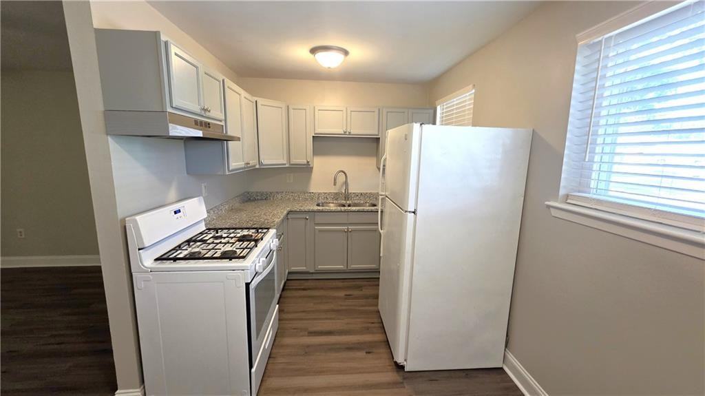 215 Avenue a ##A - Photo 3 of 7