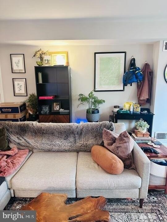 817 E Street Southeast #1 - Photo 6 of 25