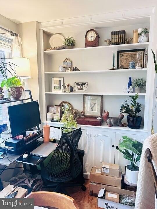 817 E Street Southeast #1 - Photo 7 of 25