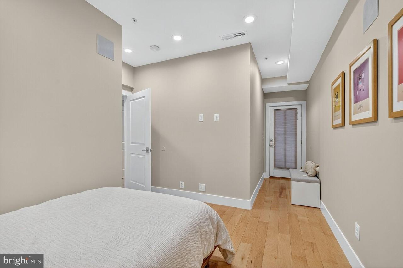 816 Kennedy Street Northwest #3 - Photo 5 of 9