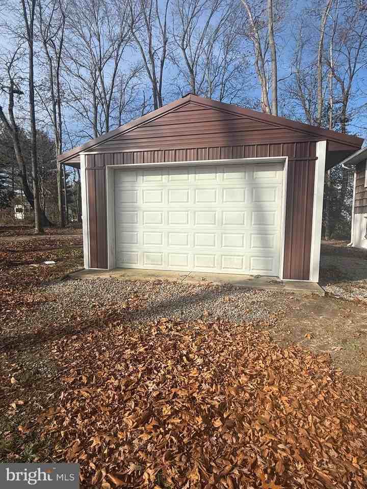 8859 Clendaniel Pond Road - Photo 2 of 25