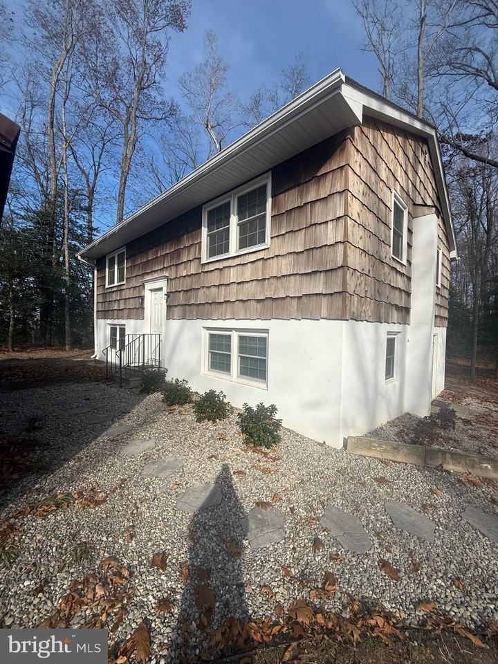 8859 Clendaniel Pond Road - Photo 3 of 25