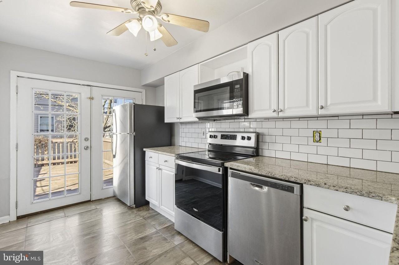 12 S Washington St - Photo 5 of 23