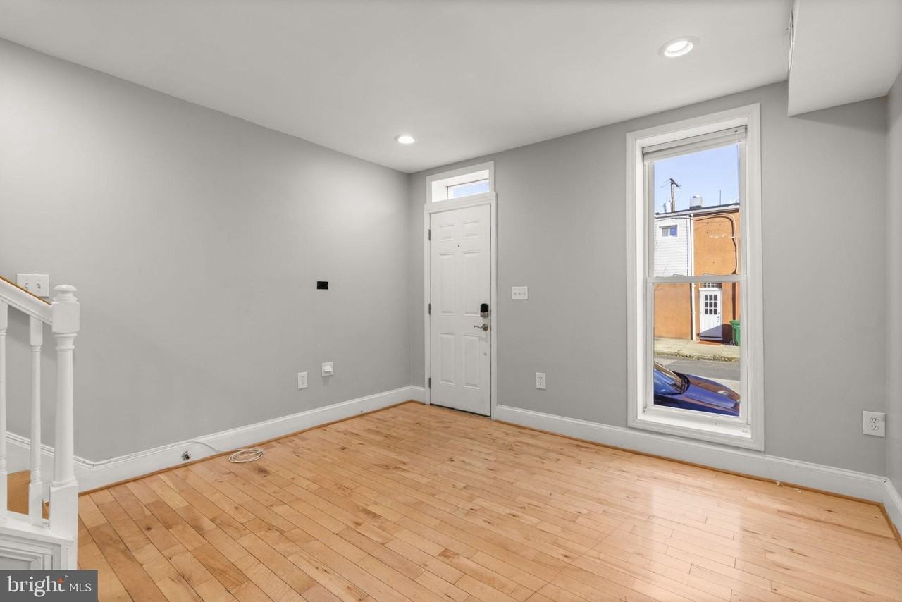 1456 Battery Ave - Photo 4 of 31