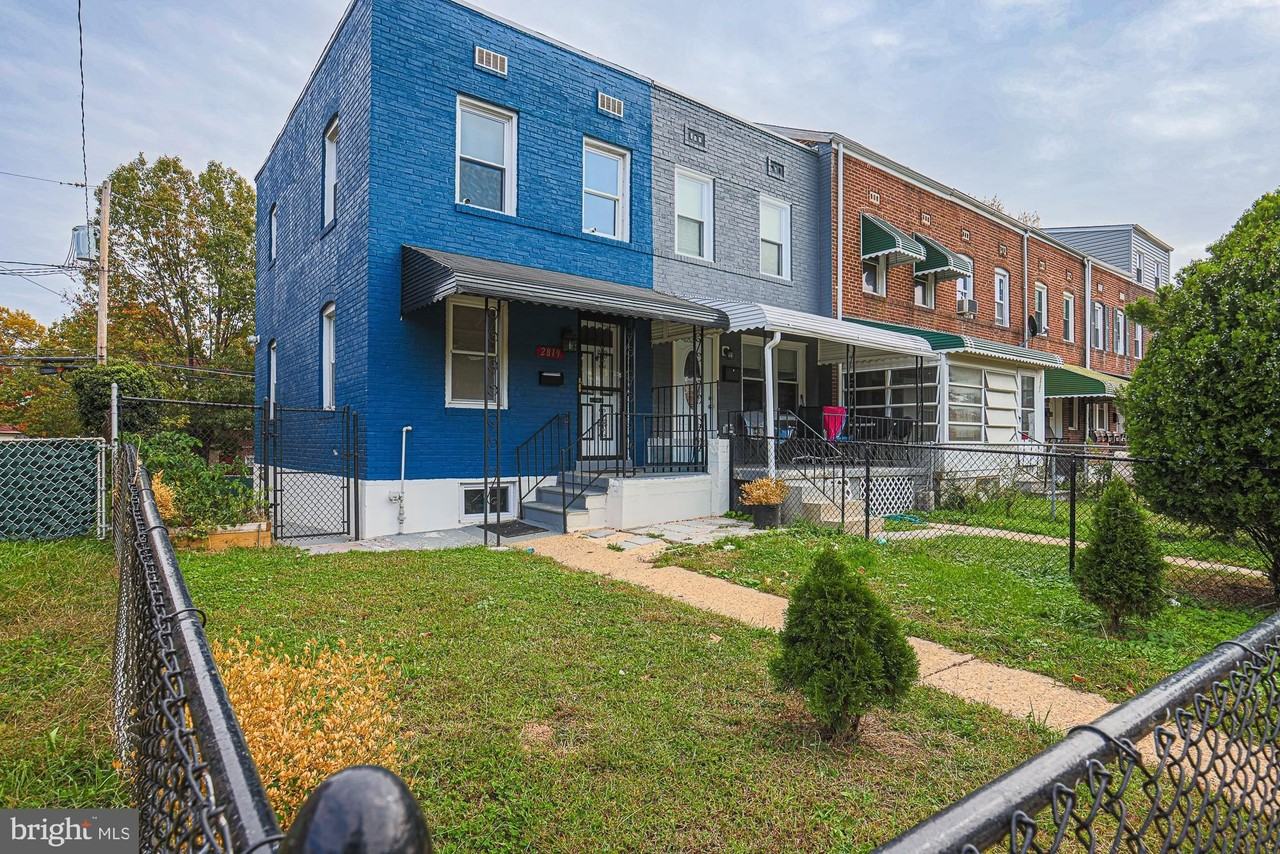 2819 Bookert Drive - Photo 2 of 30