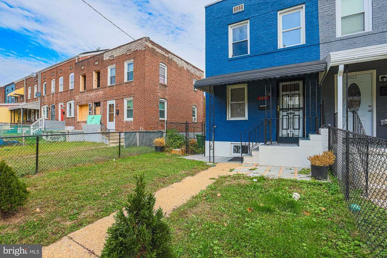 2819 Bookert Drive - Photo 3 of 30