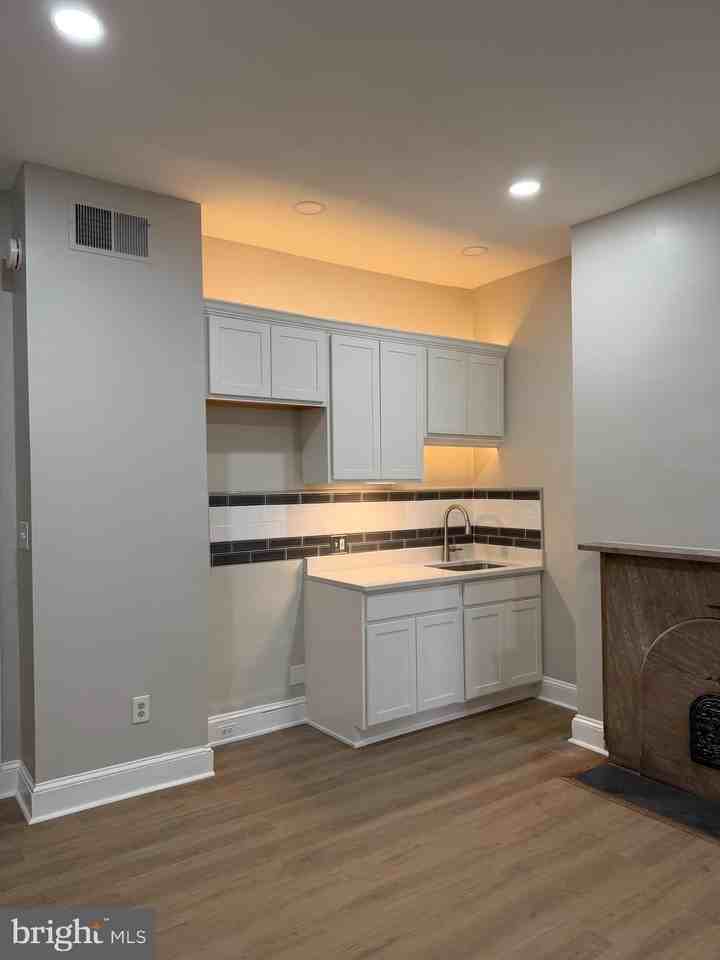 2439 Maryland Avenue #B - Photo 2 of 3