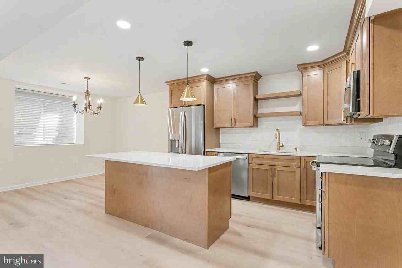 13 Mullingar Court #102 - Photo 5 of 27