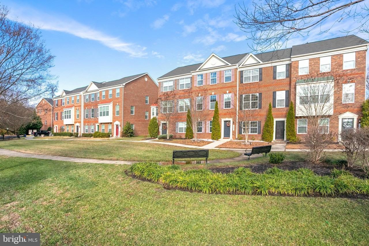 2885 Falkirk Alley - Photo 2 of 43