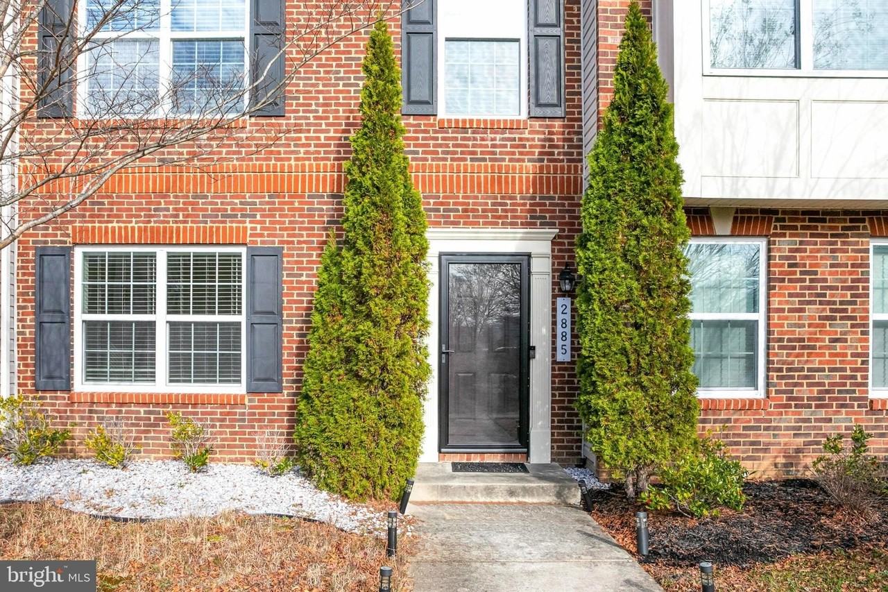 2885 Falkirk Alley - Photo 3 of 43